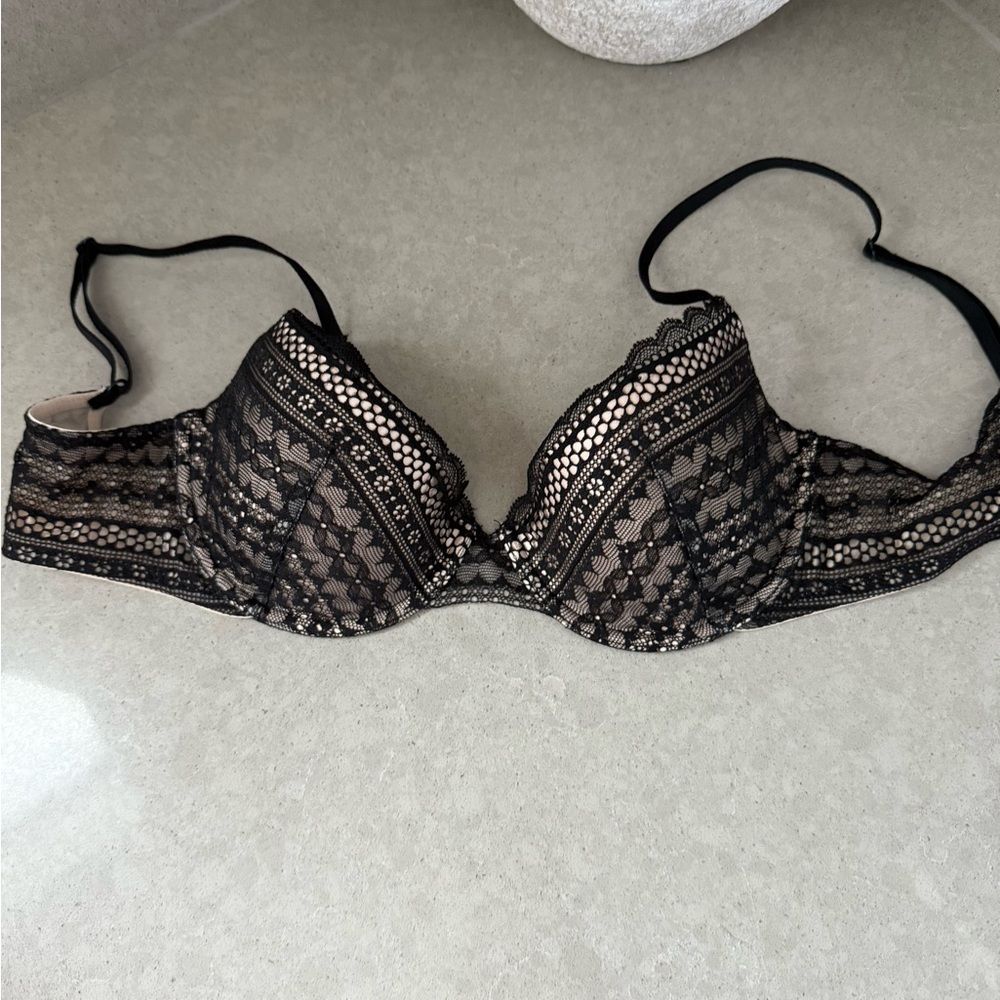 Victoria Secret black & pink bra 32C